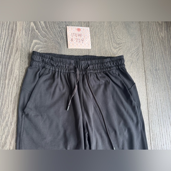 Lululemon Soft Jersey Classic-Fit Mid-Rise Jogger in Black Size 2 - Picture 4 of 7